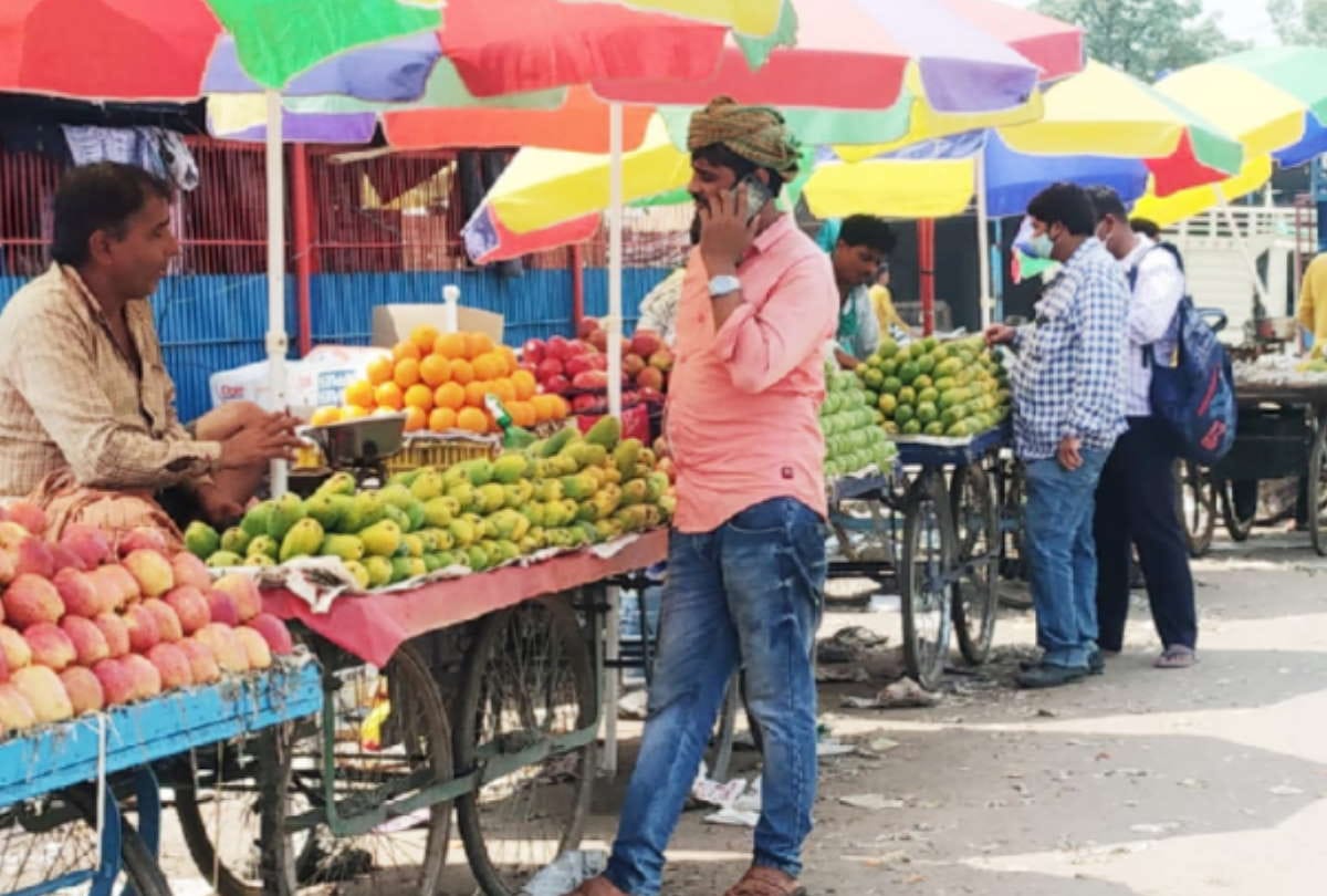 Covid Protocols rule break in mahewa mandi of Gorakhpur