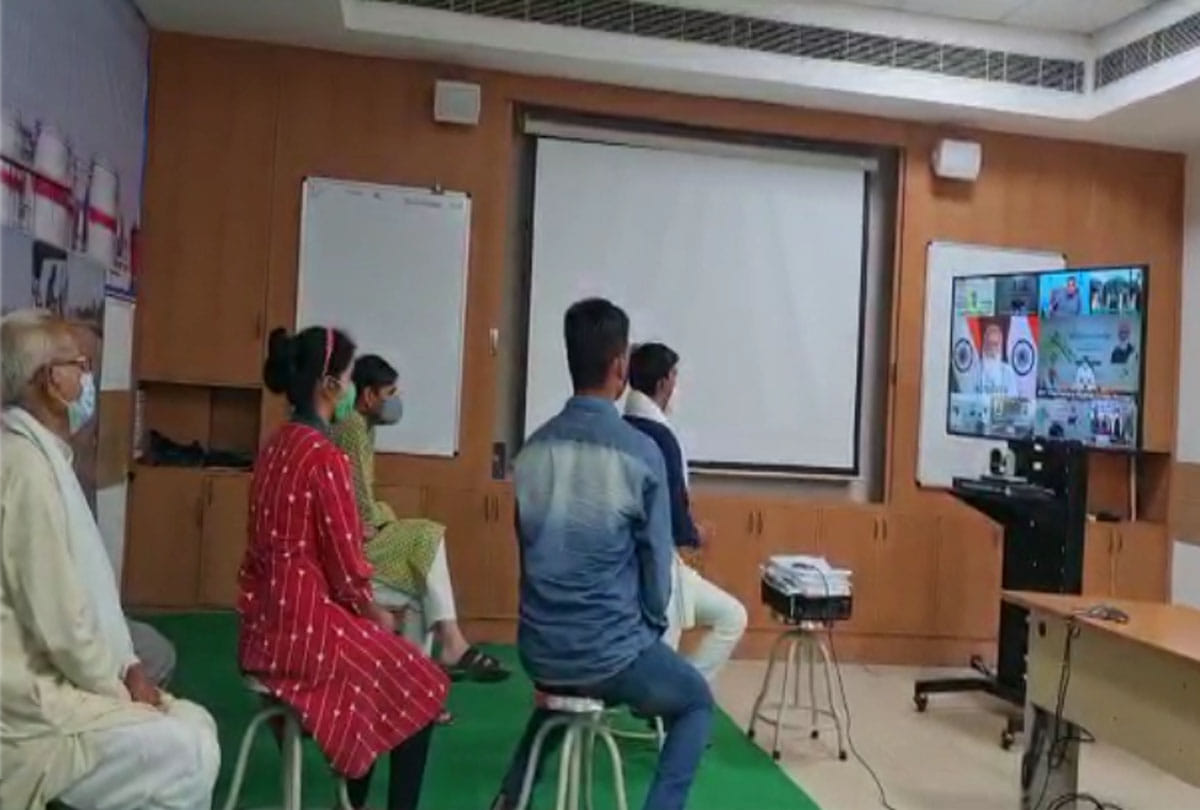 PM talk to farmer Arvind through video conferencing
