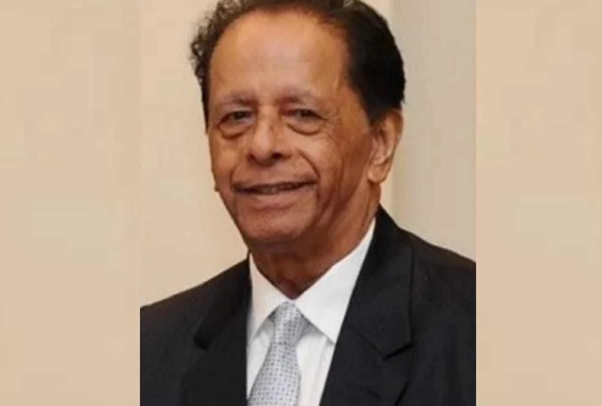 CM Yogi Adityanath expressed grief on the mauritius former president death.