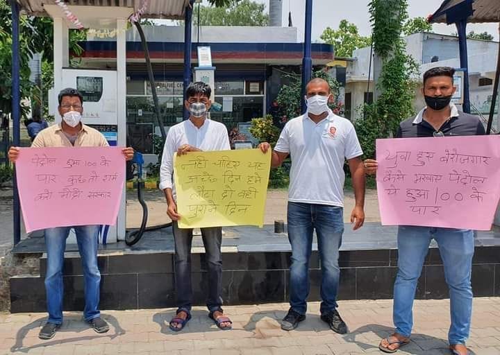 Congress protest against price hike