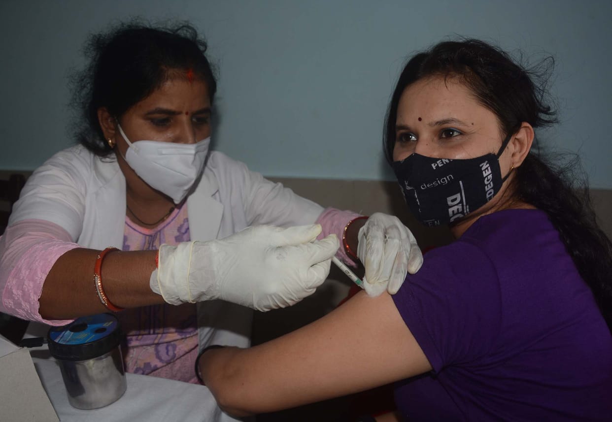 Covid vaccination number cross 10 lacks in Lucknow