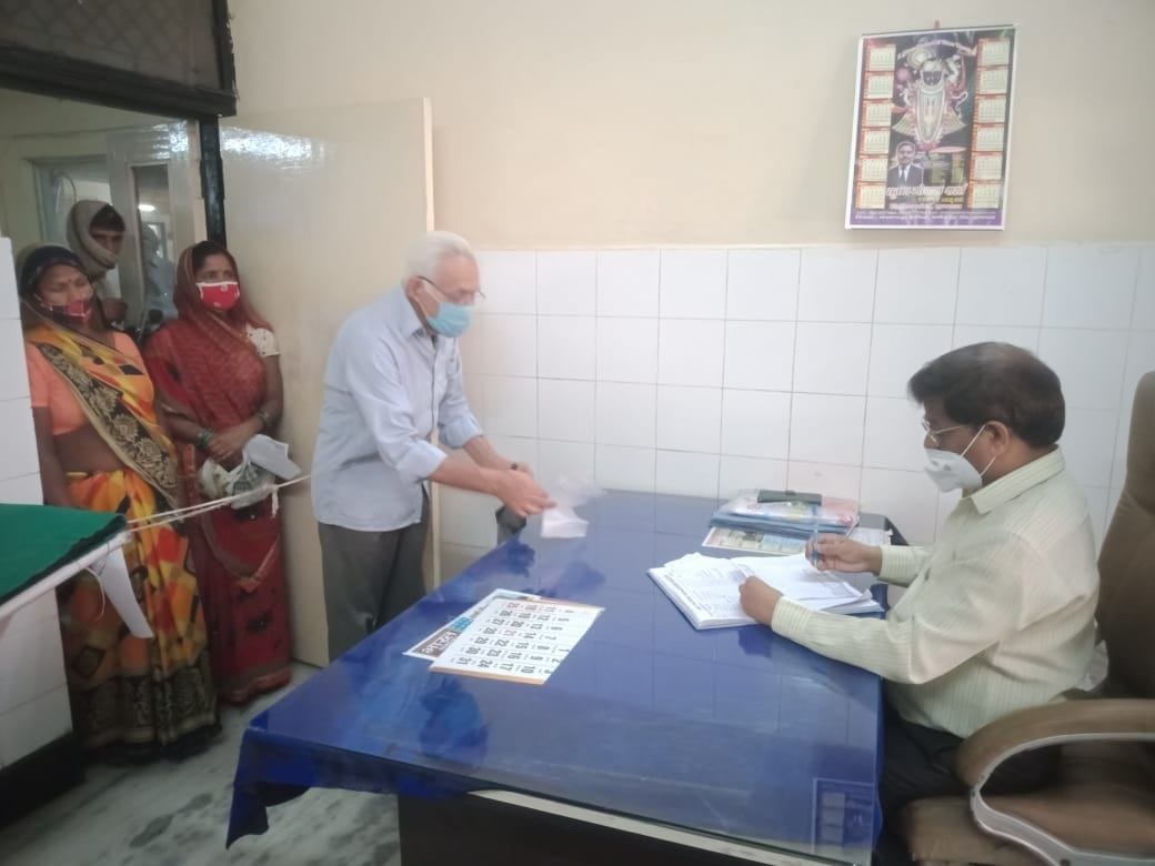 Hathras: OPD of district hospital opened after one and a half months, queues of patients started