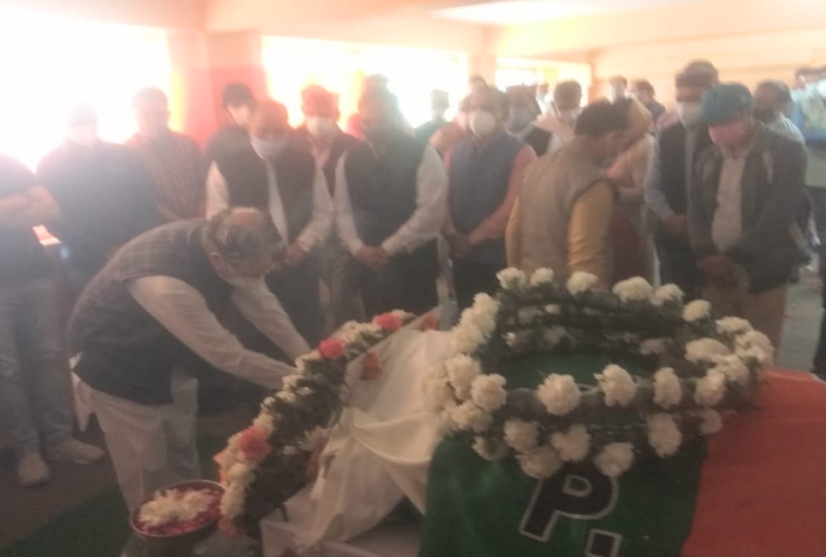 narender bragta demise: cm jairam thakur, bjp worker and other leader paid tribute late Narendra Bragta