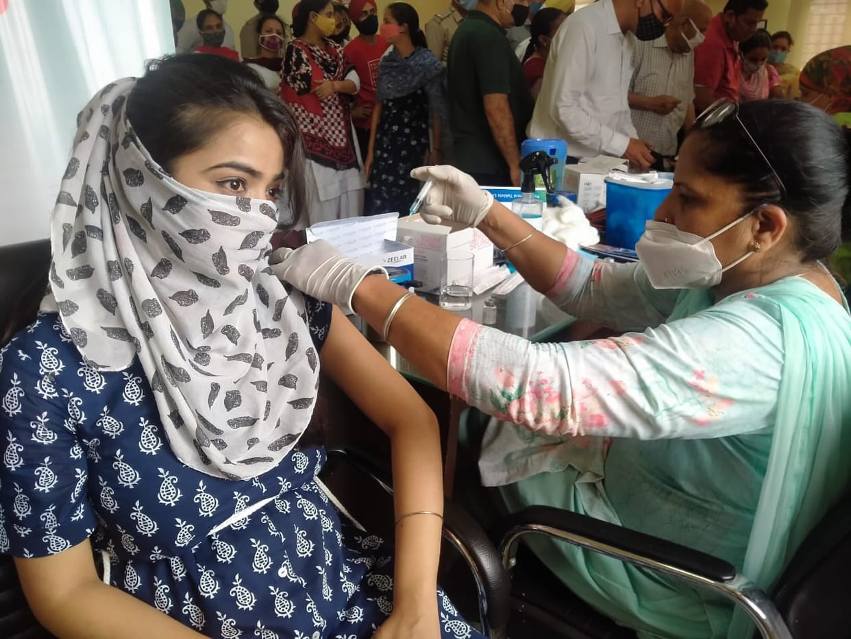 two people died of corona, 45 new infected, Ambala