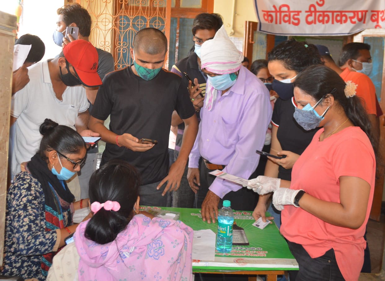 Hathras: Special centers set up for vaccination of women