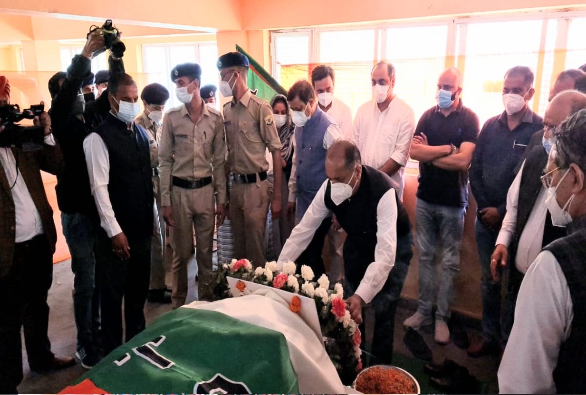 narender bragta demise: cm jairam thakur, bjp worker and other leader paid tribute late Narendra Bragta