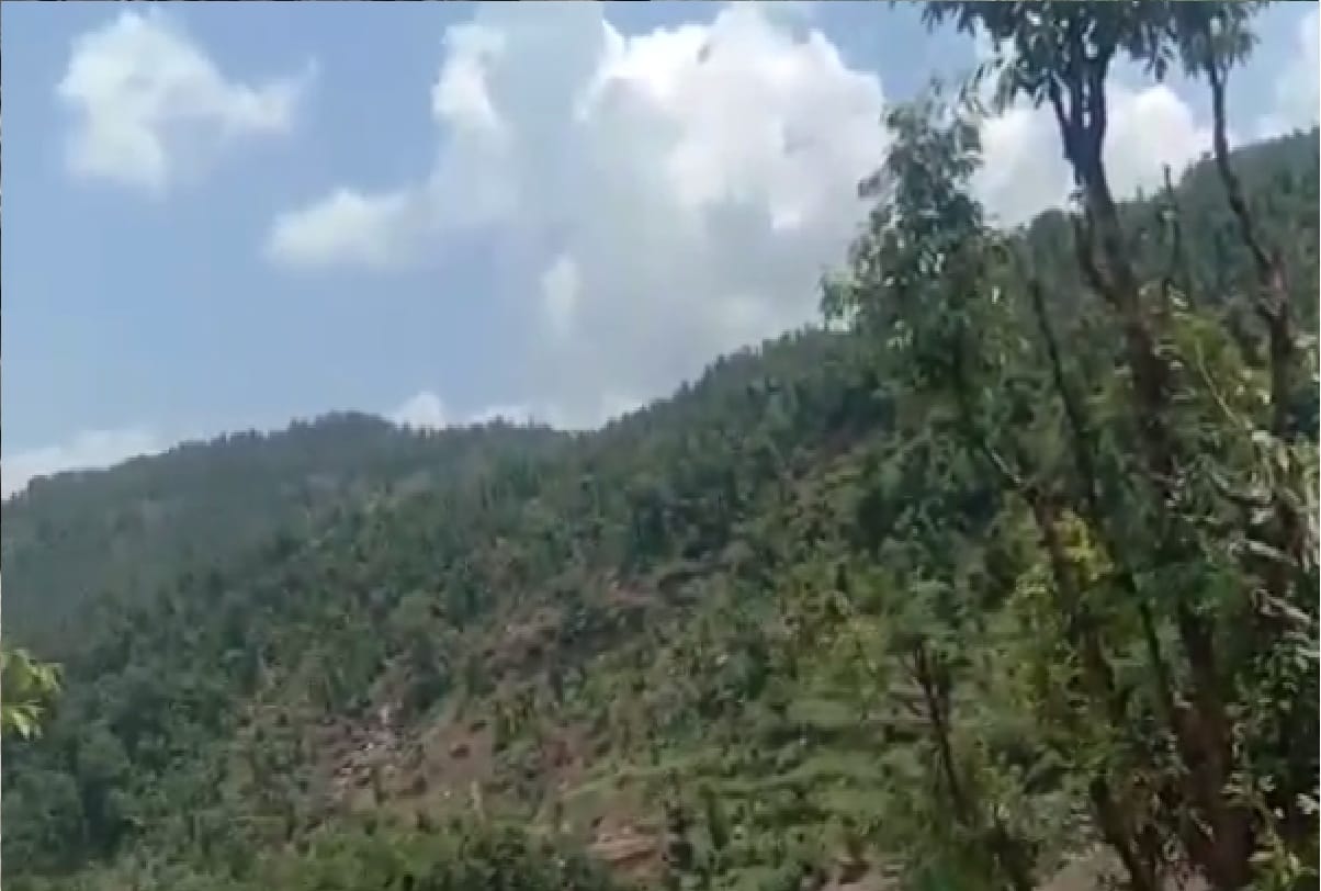 Jammu Kashmir health workers cross river to vaccinate remote areas of Rajouri