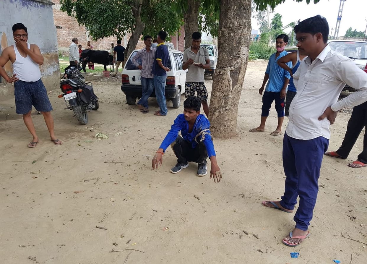 beaten up with tied hands on the charge of bicycle theft