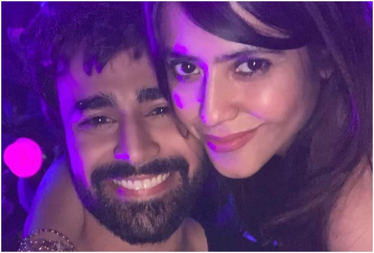 Pearl V Puri Celebrates Birthday In An Orphanage Makes First Public Appearance After Bail