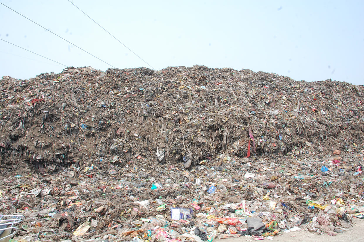 A mountain of garbage is being built in the hope of disposal