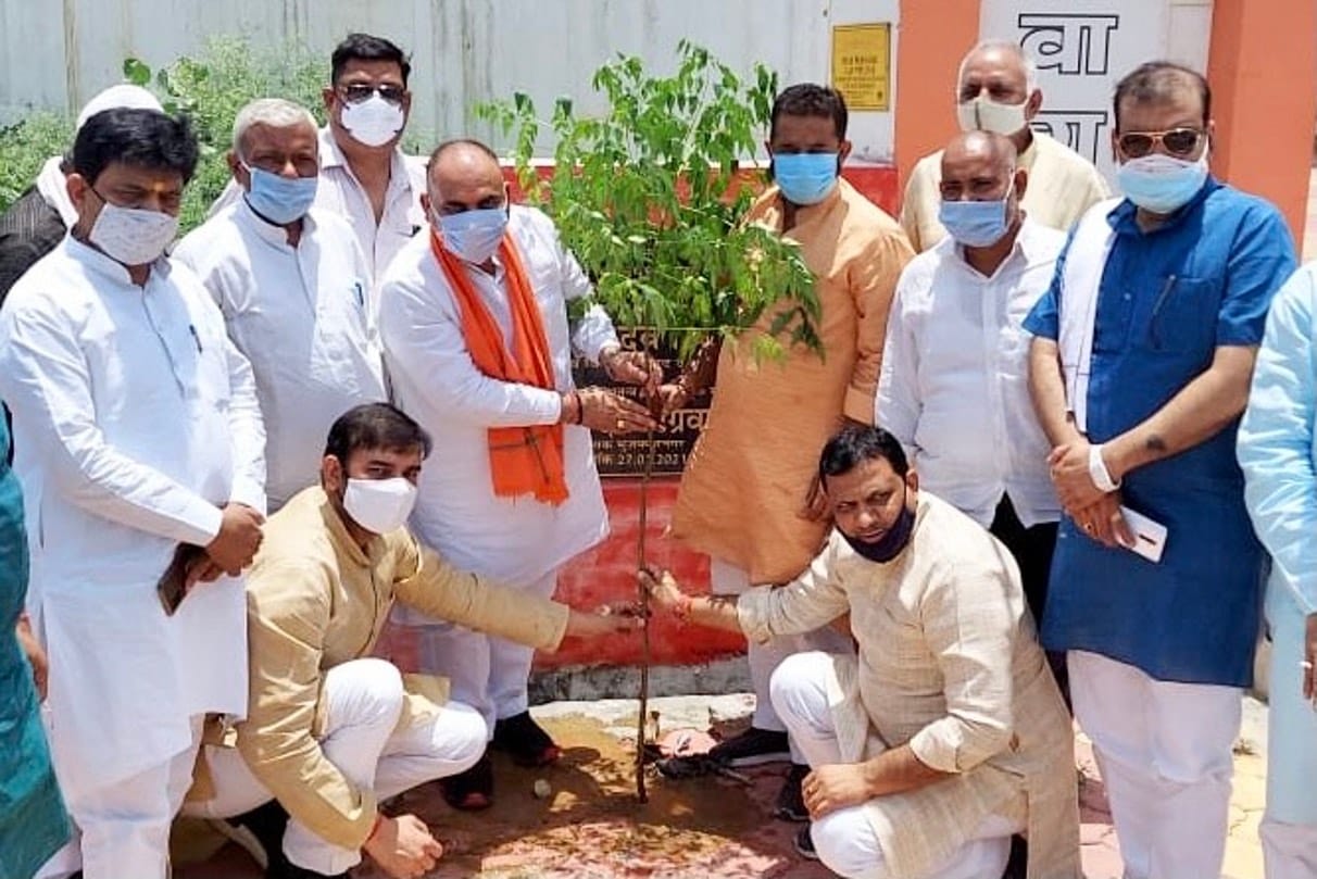 Students took a pledge to protect the environment