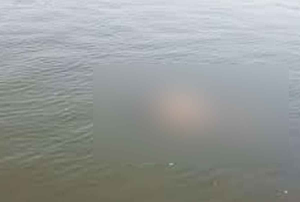 Auraiya: Dead body found in Yamuna again