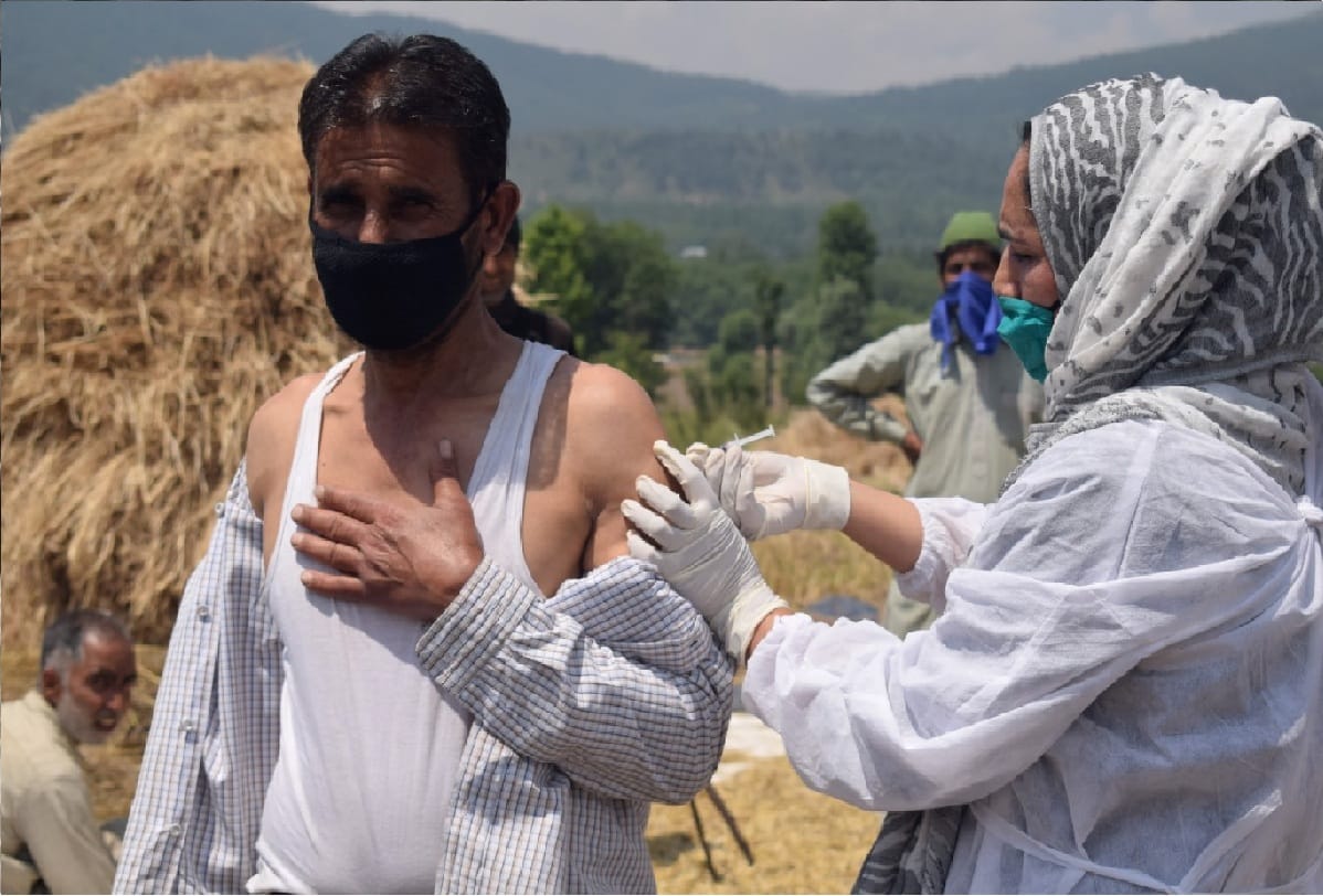 coronavirus and vaccination in jammu kashmir, vaccination in field and forest areas