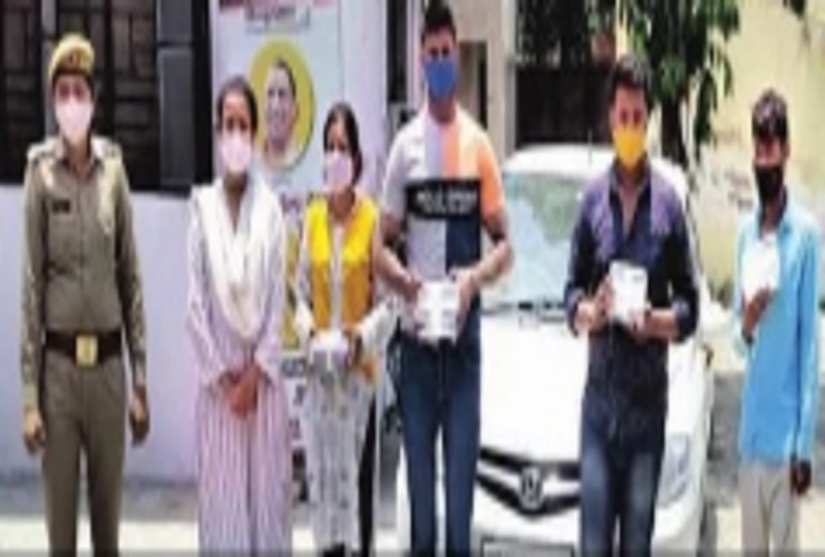 Five arrest in honey trap case in noida