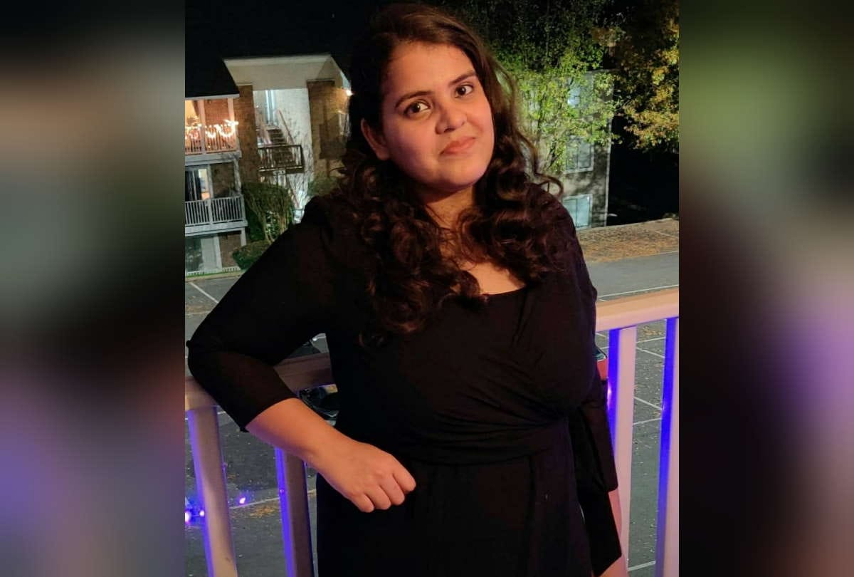 Pooja Singh of deoria get job in Amazon company at America package of 70 lakhs