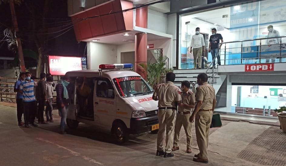 The child died in the stomach during careless delivery, after six hours the woman also died