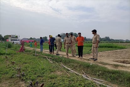 Knife stabbing before the ceremony of dwarpuja in wedding at jaunpur seven injured PAC force deployed in  village