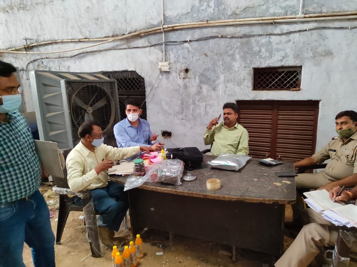 Hathras: SDM raids on food product factory