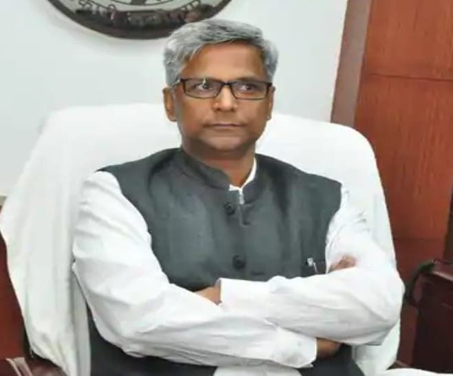 Newly appointed District Magistrate Shailendra Kumar Singh took charge