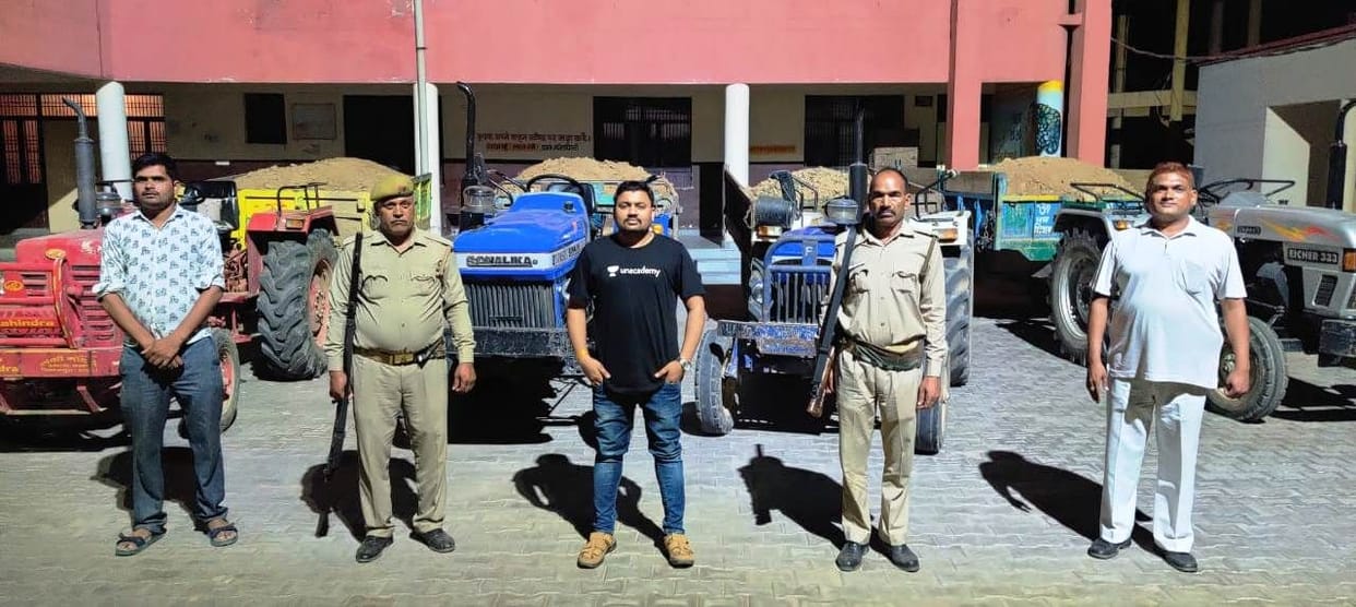 SDM caught illegal mining, seized four tractor trolleys filled with soil
