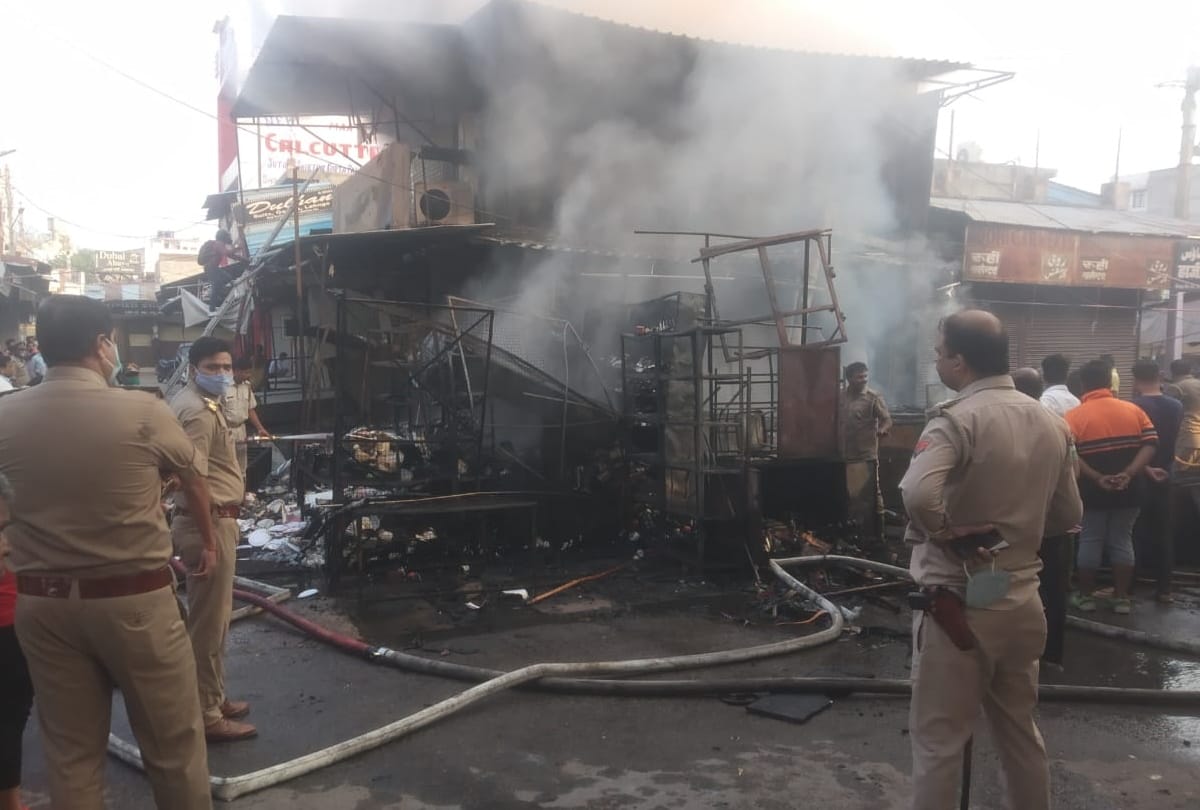 Fire near Nakhas Police chauki in Lucknow.