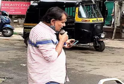 पुणे की सड़क पर गाने गाते कमाल शेख