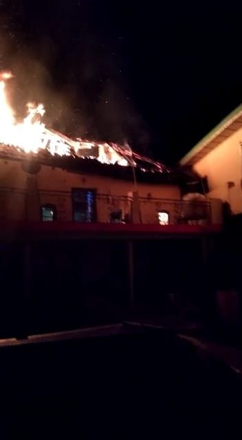 Fire breaks out in two-storey slat-collar house in Panoh, loss of lakh