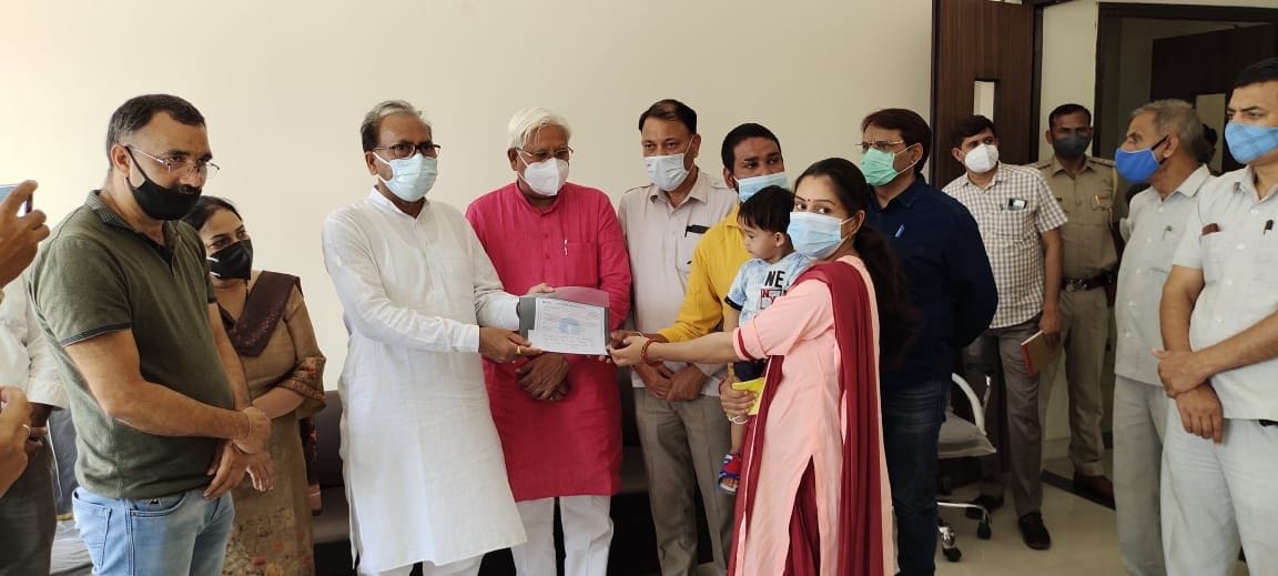 10 couples got 25 lakh incentive grant on inter-caste marriage