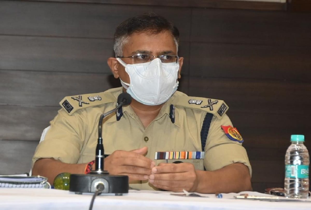 police commissioner a satish ganesh announced that Policemen will be punished immediately for misbehaving with the public in Varanasi