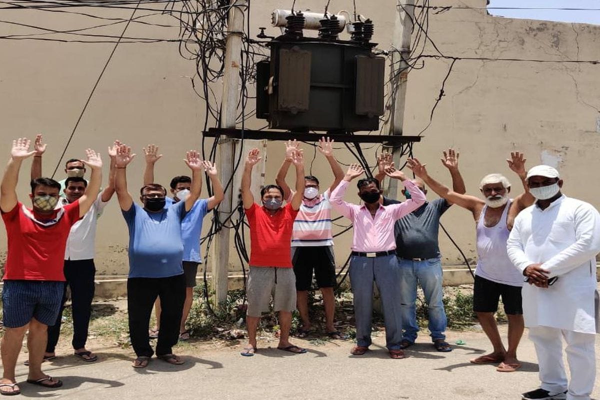 Friend Colony residents demonstrated