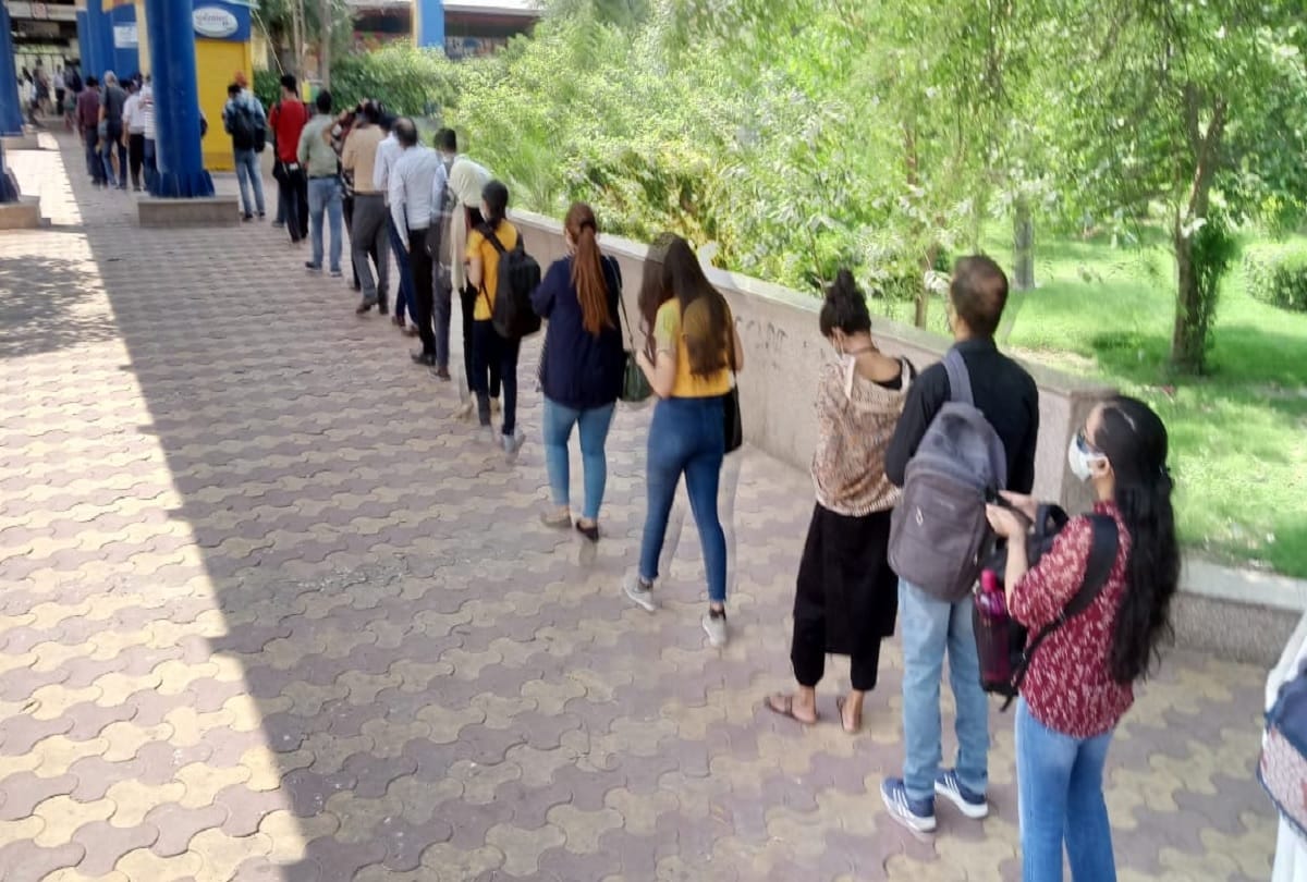 Ghaziabad unlocks people seen violating covid guidelines at public places