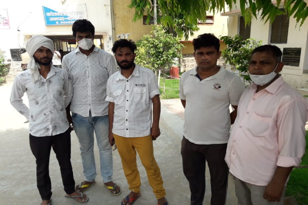 A laborer was murdered in Baghpat and the body was found near the railway station