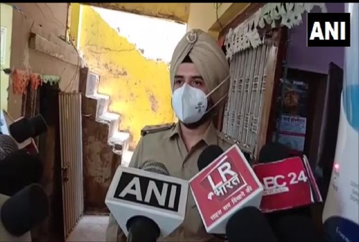 viral video ASI Dinesh Yadav arrested after consuming liquor in Patna  Gaurichak Police station