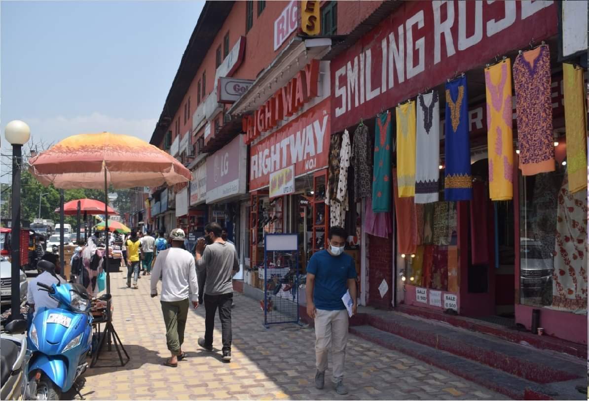 Corona in Jammu and Kashmir: People walking without wearing masks, are not paying any attention to social distance