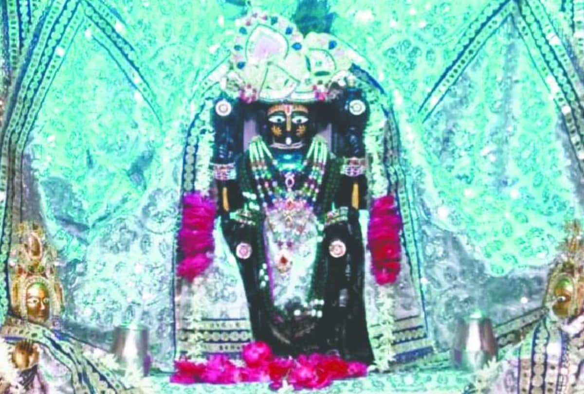 Devotees Offered One Lakh twenty Five Thousand Mangoes To Giriraj Ji In Mathura
