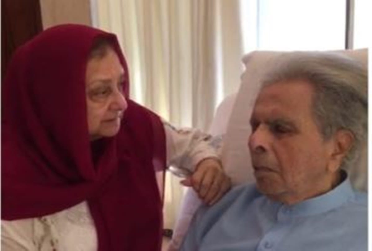 Saira banu share latest photo of Dilip Kumar said my husband my kohinoor is stable