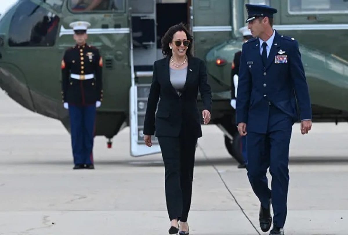 plane onboard American vice president Kamala Harris forced to return due to technical issues