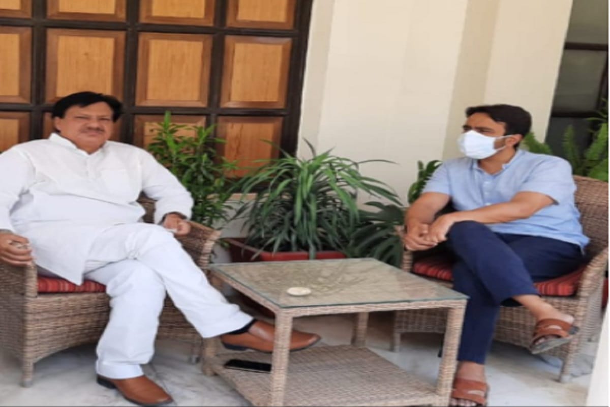 Meerut News: Former MP Shahid Siddiqui and former BSP general secretary Mohammad Islam joined Rashtriya Lok Dal