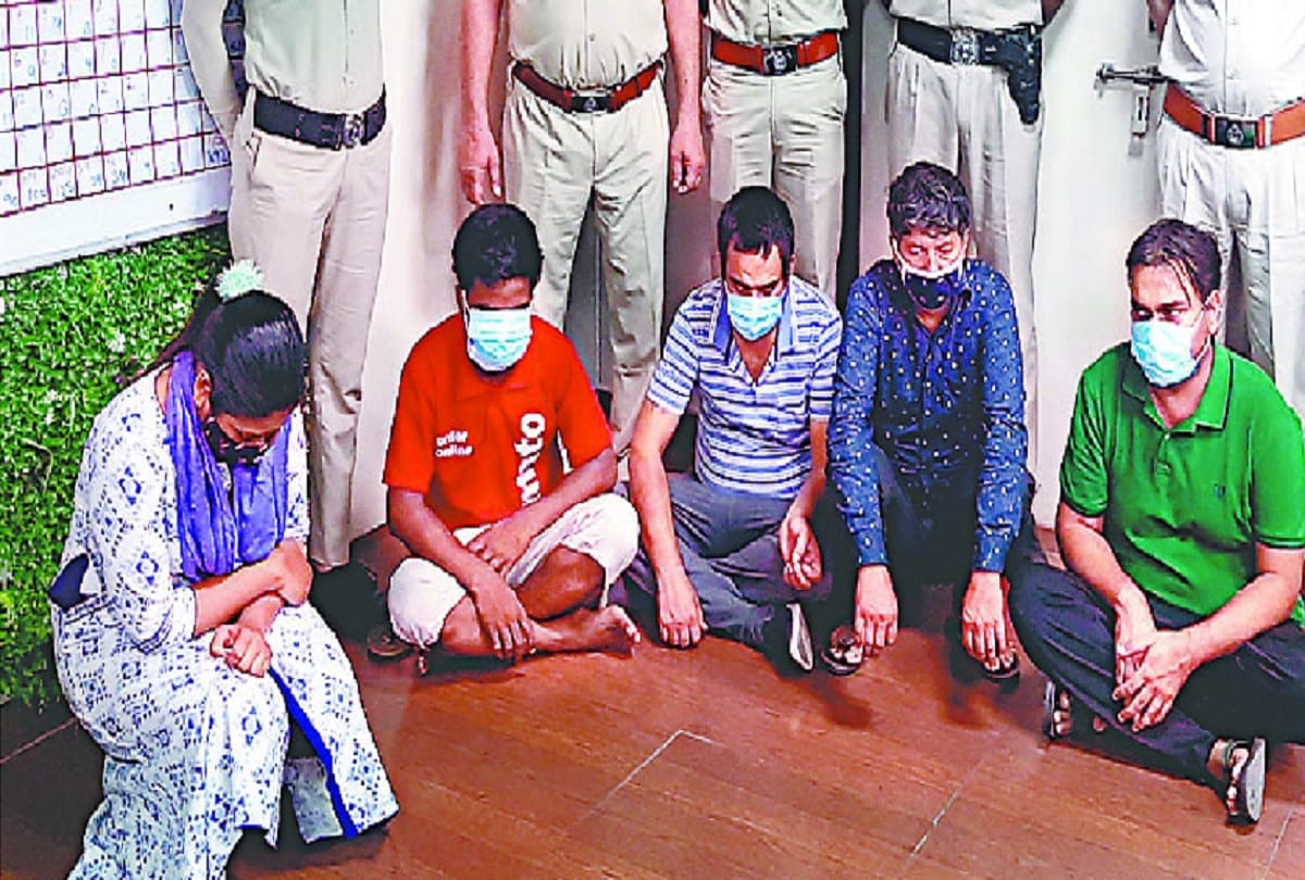 Cyber fraud gang busted in Palwal Police arrested five including girl