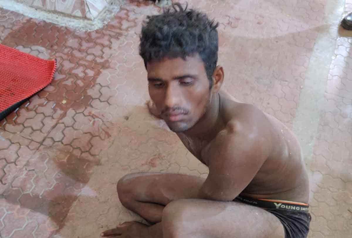 UP: The prisoner who escaped from Banda Jail found after twenty hours, was hidden in grass kept in premises