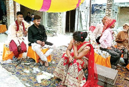 On Jaimal stage, the groom asked the bride to dance, the bride refused to marry