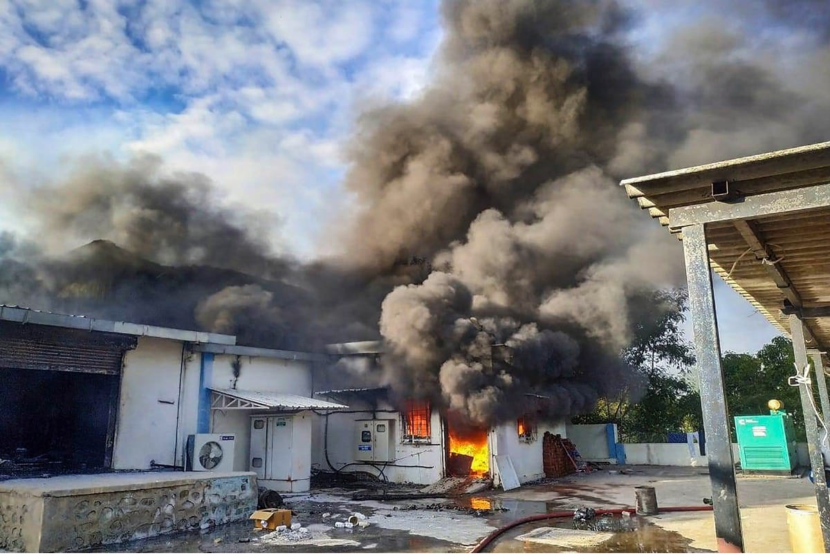 Maharashtra: Massive fire breaks out at the chemical plant in Pune,17 dead due to burnt alive