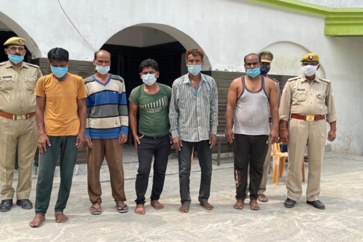 Police has arrested to five accused by raid during cow cut in a viilage of Bijnor