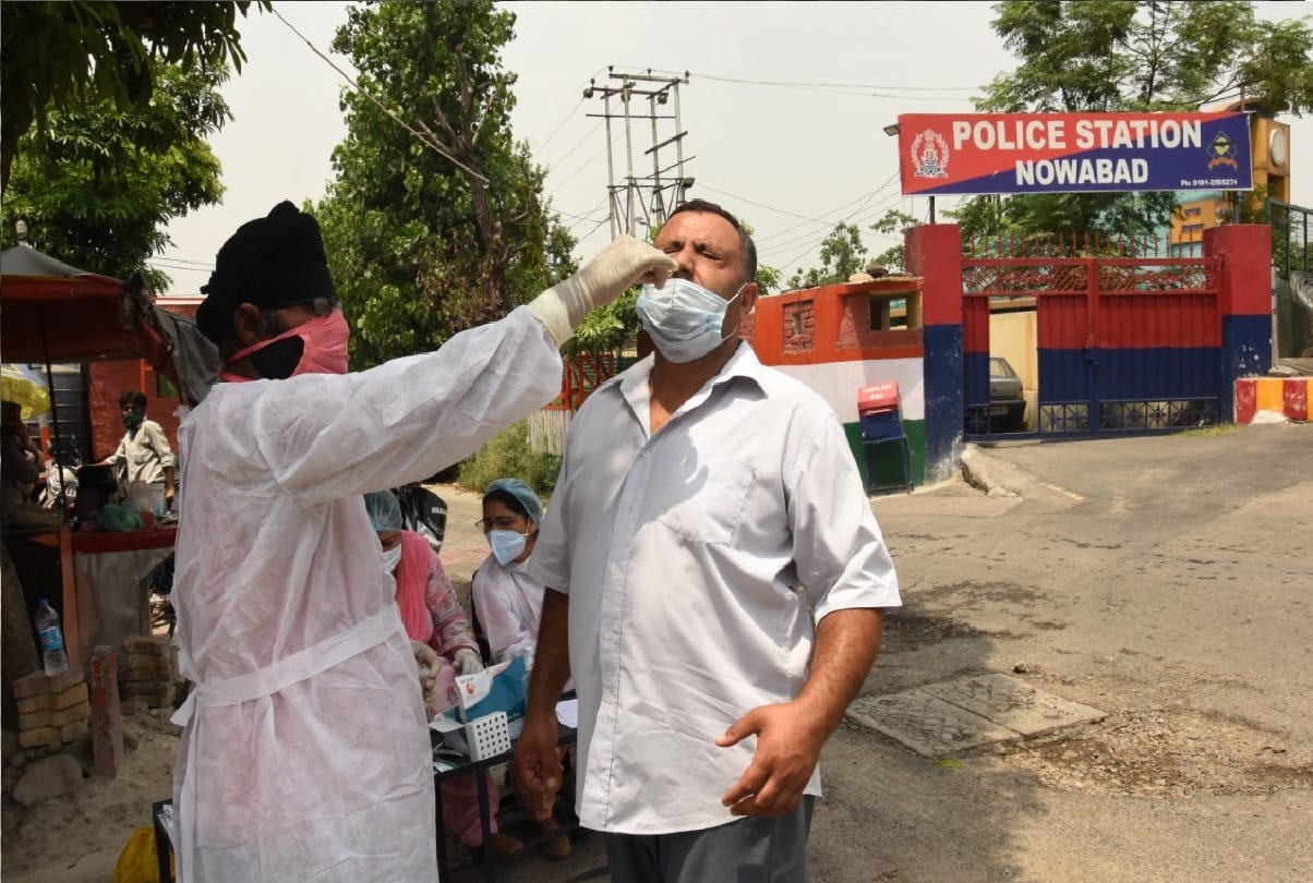 Jammu and Kashmir: Decrease in deaths, recovery rate also reached 96 percent, 521 new infected found