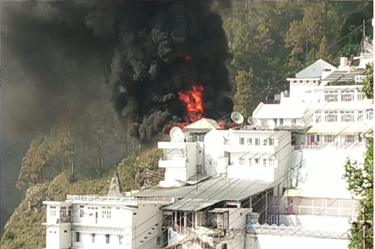 Jammu and Kashmir: Counting room and many things burnt to ashes in Vaishno Devi fire