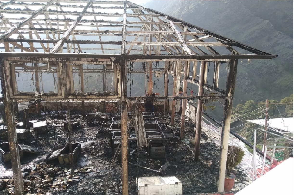 Fire broke out near Mata Vaishno Devi darbar, flames were visible till Bhairon Valley