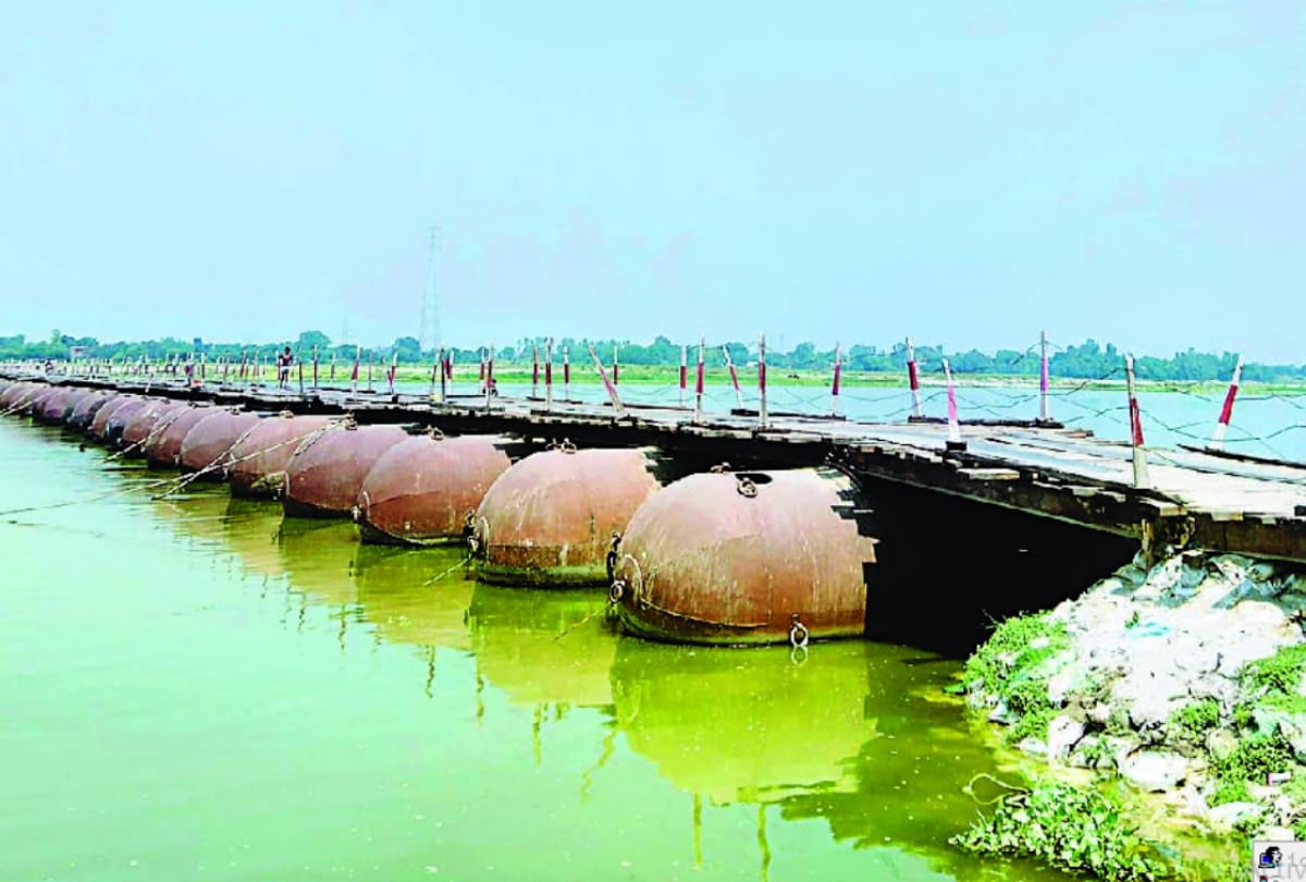 Bridge are being removed built on Ganga in Raebareli.