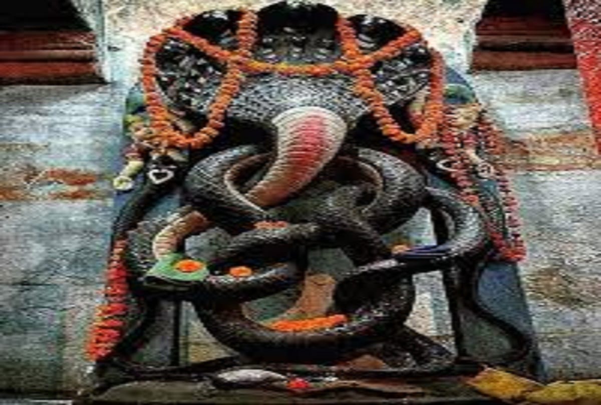 Nagvasuki temple was renovated last by the Maratha curse.