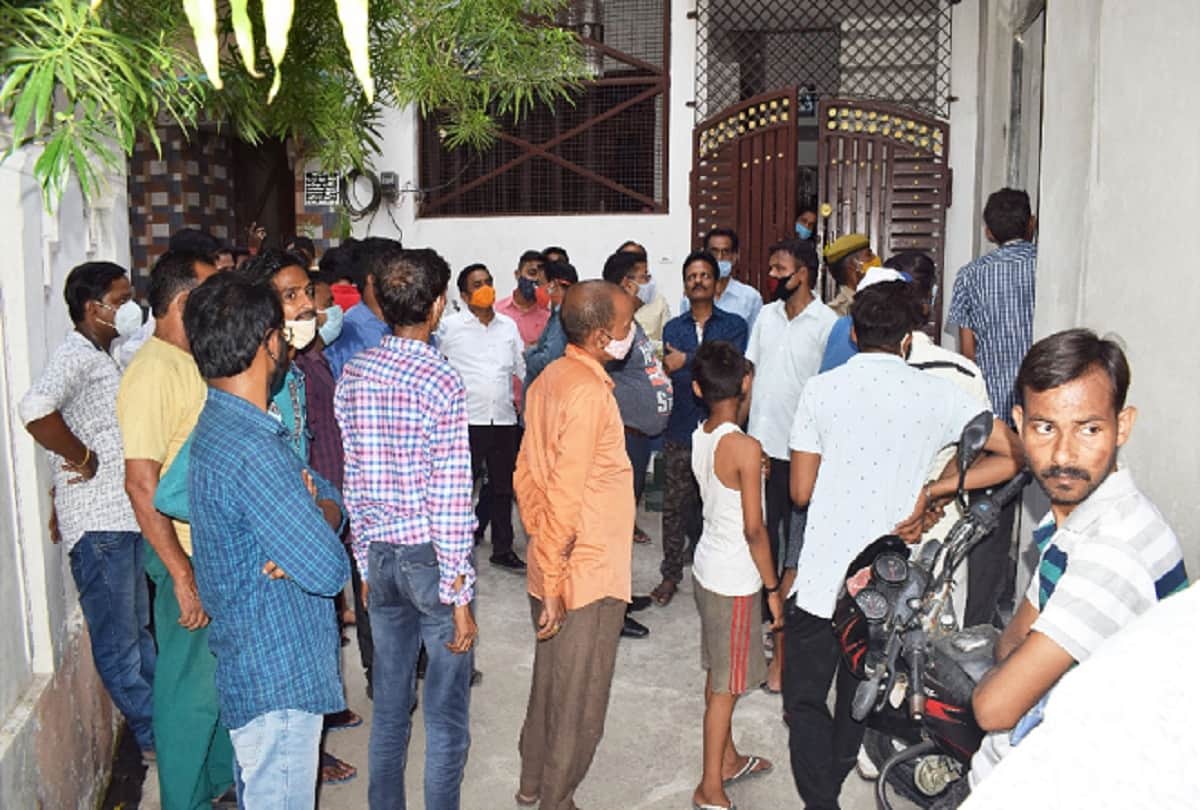 shahjahanpur suicide case Akhilesh Gupta had already prepared for mass suicide drug found in home