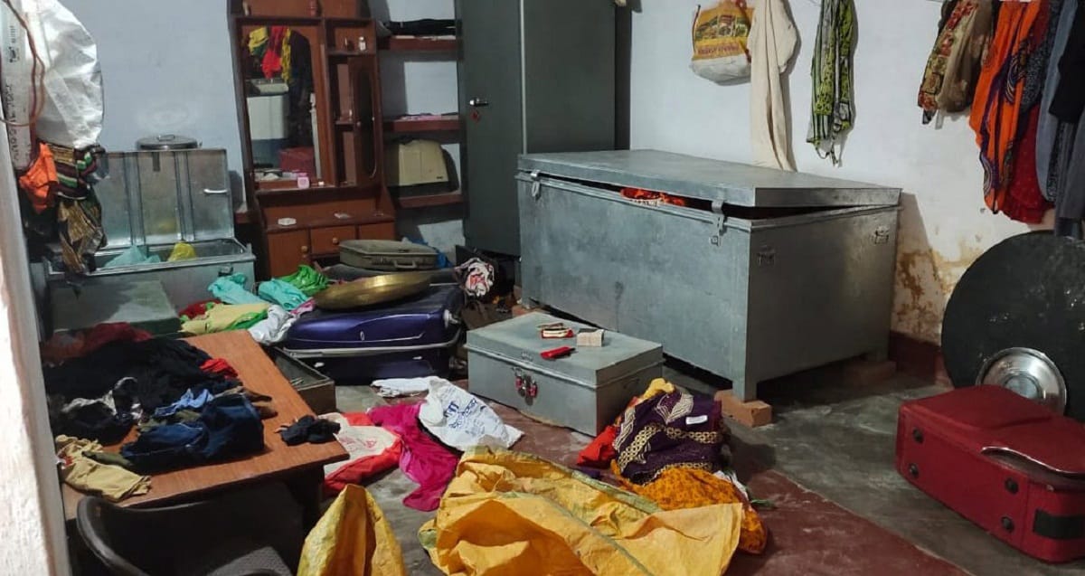 Pratapgarh: Dacoits blew jewelery worth 50 lakhs by locking six brothers including Pradhan in a room